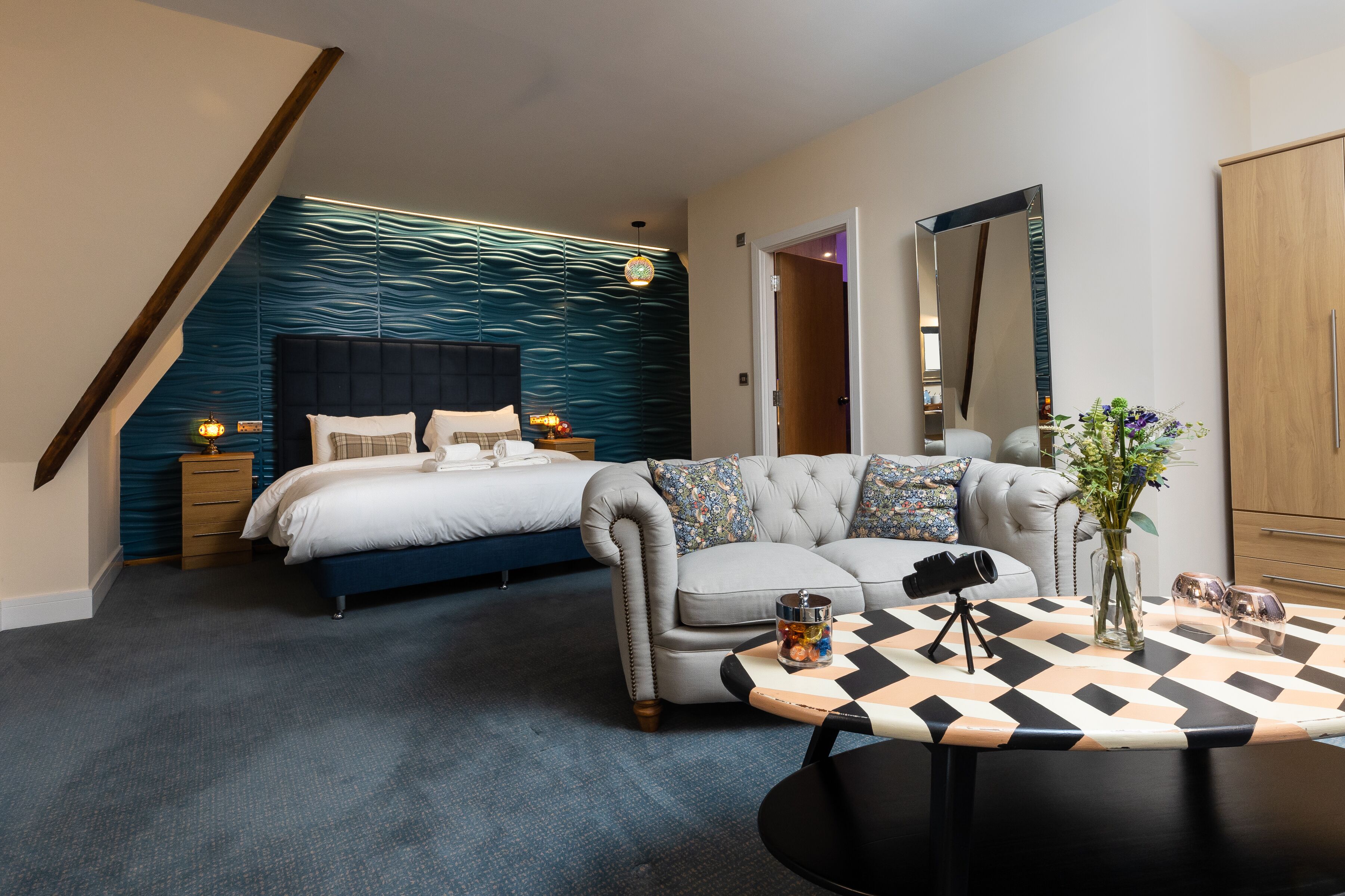 Luxury Studio Suite | Free WiFi, bed sheets