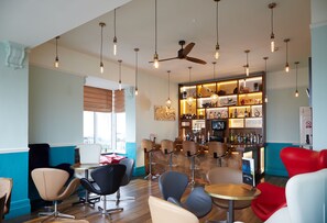 Bar (in der Unterkunft)