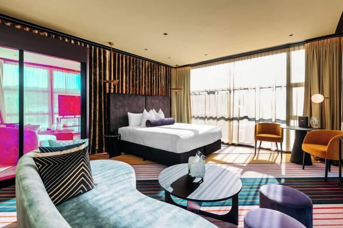 In-room safe, individually furnished, desk, laptop workspace