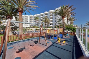 Zona de juegos infantil al aire libre