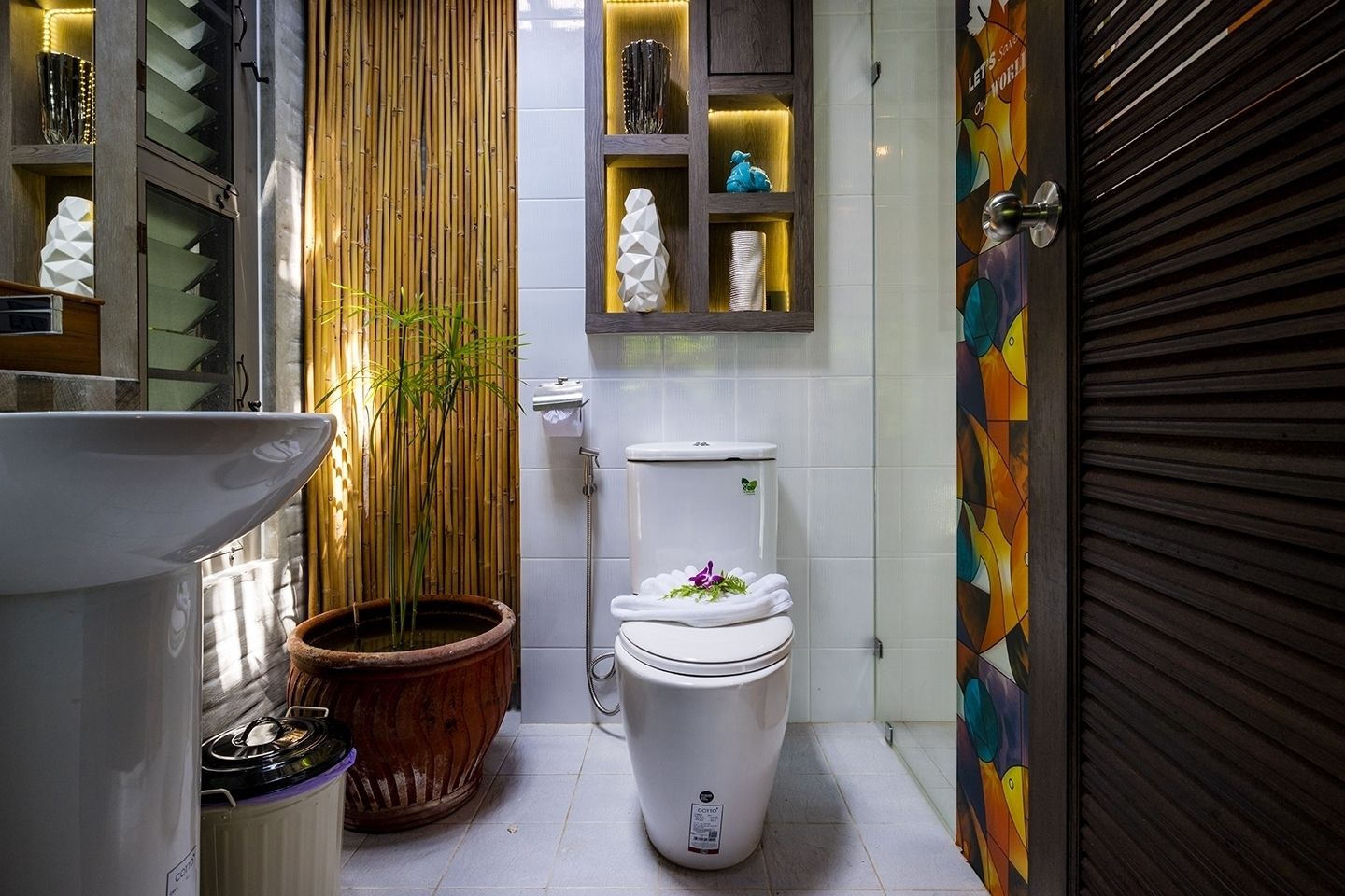 deluxe double room | bathroom | shower, free toiletries, hair dryer, towels