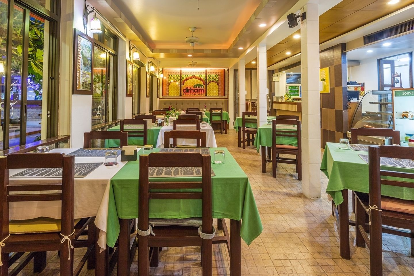 breakfast, lunch and dinner served