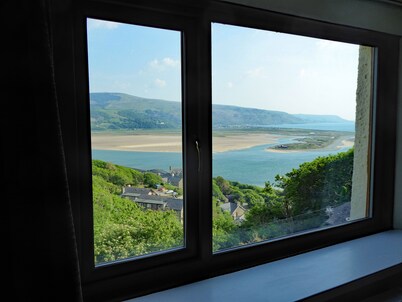 Bryn Melyn Apartments