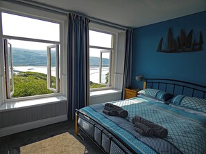 Literie hypoallergénique, lit avec matelas en mousse à mémoire