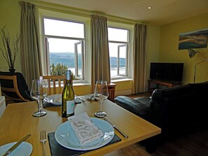 Literie hypoallergénique, lit avec matelas en mousse à mémoire