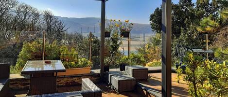 屋外ダイニングエリア