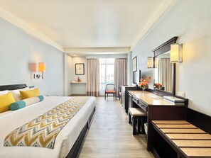 Deluxe Room | View from room - Phuket Merlin Hotel (Phuket)