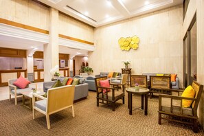 Lobby sitting area - Phuket Merlin Hotel (Phuket)
