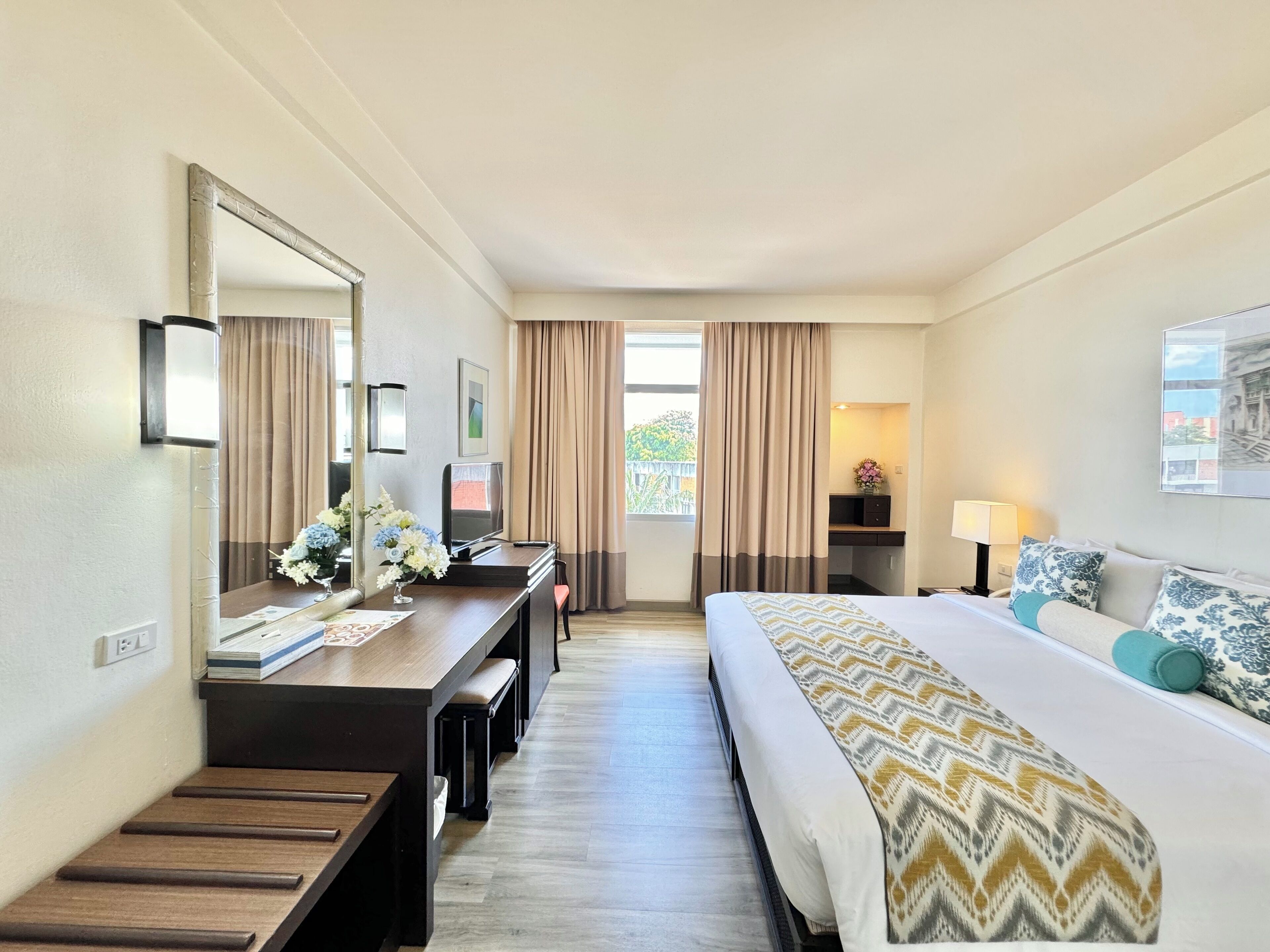 Phòng Superior | Két bảo mật tại phòng, màn/rèm cản sáng 