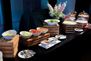 Daily local cuisine breakfast for a fee - Phuket Merlin Hotel (Phuket)