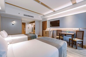 Superior Twin kamer | Een minibar, een kluis op de kamer, een bureau