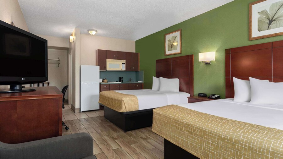 Travelodge Suites by Wyndham Lake Okeechobee