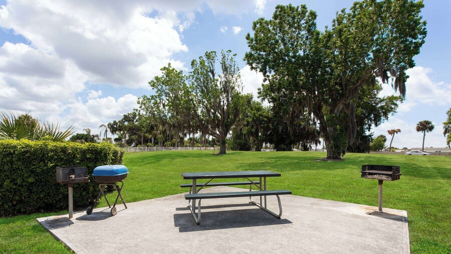 Travelodge Suites by Wyndham Lake Okeechobee