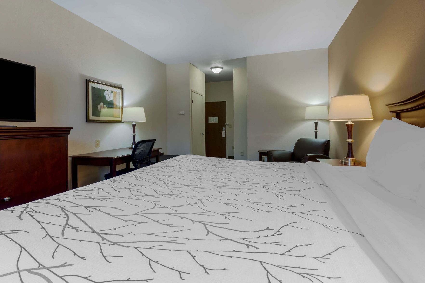 Pillowtop beds, in-room safe, desk, laptop workspace
