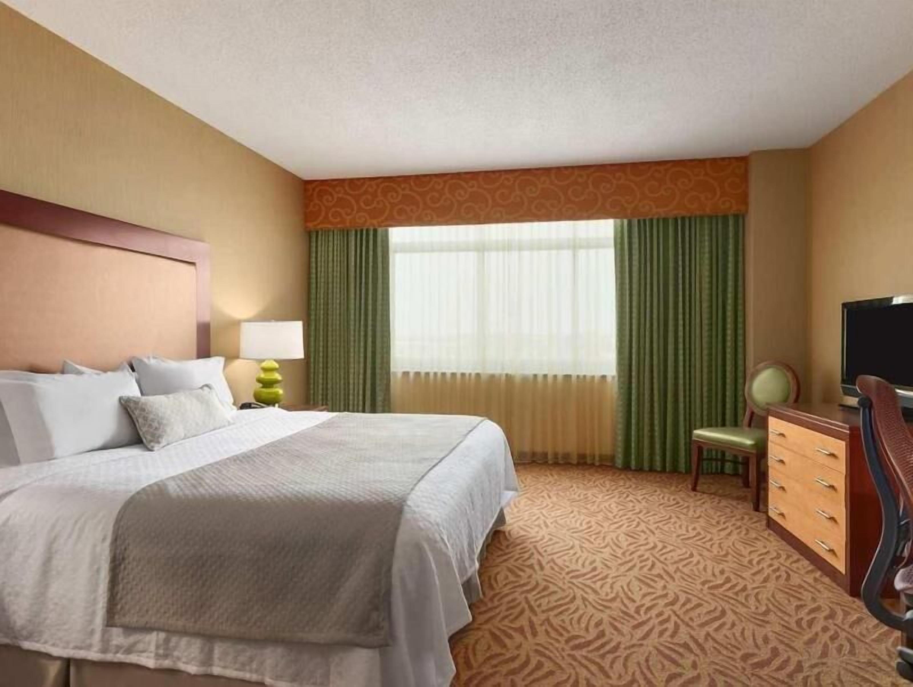 1 bedroom, premium bedding, in-room safe, desk