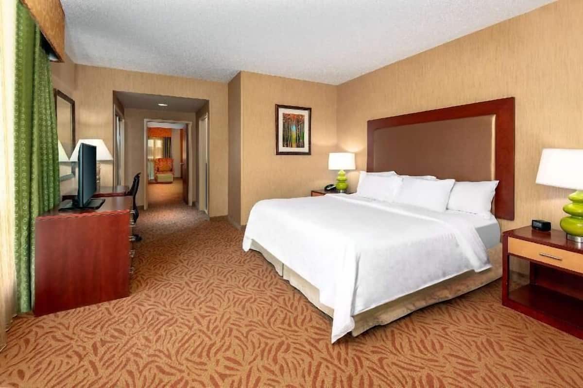 1 bedroom, premium bedding, in-room safe, desk