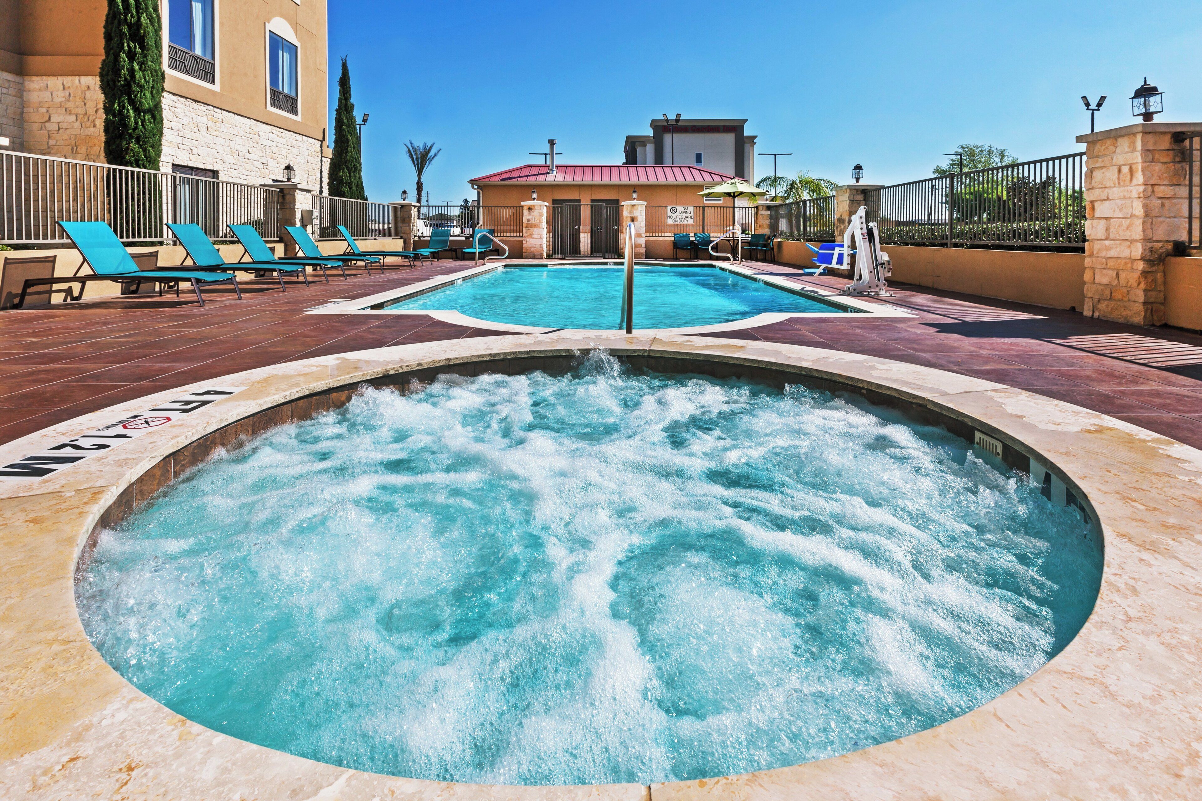 Outdoor pool, open 10 AM to 10 PM, sun loungers