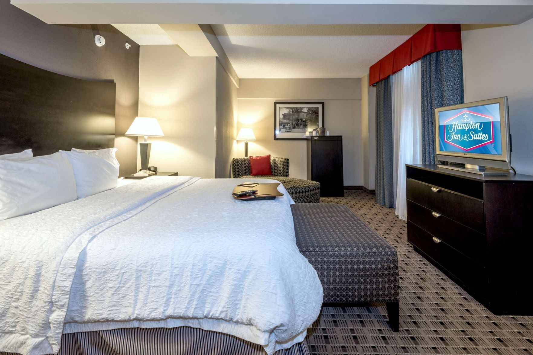 Premium bedding, minibar, in-room safe, desk
