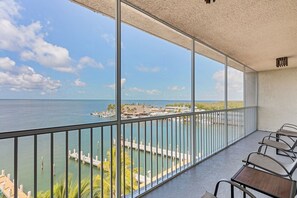Terrace/patio - Anchorage Resort & Yacht Club (Key Largo)