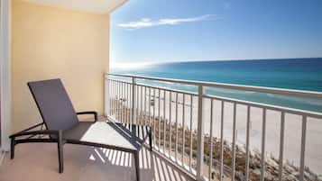 Standard Condo, 2 Bedrooms, Ocean View | Property amenity