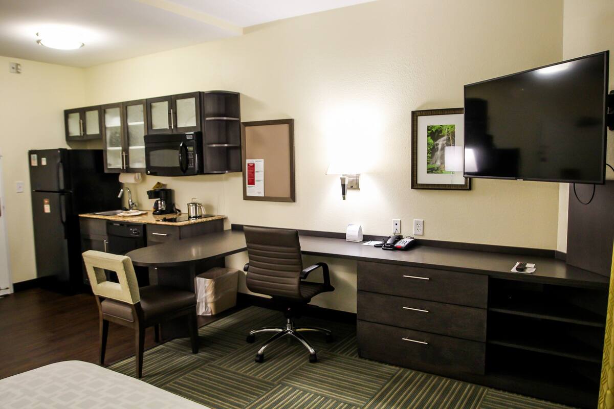 In-room safe, desk, laptop workspace, blackout curtains