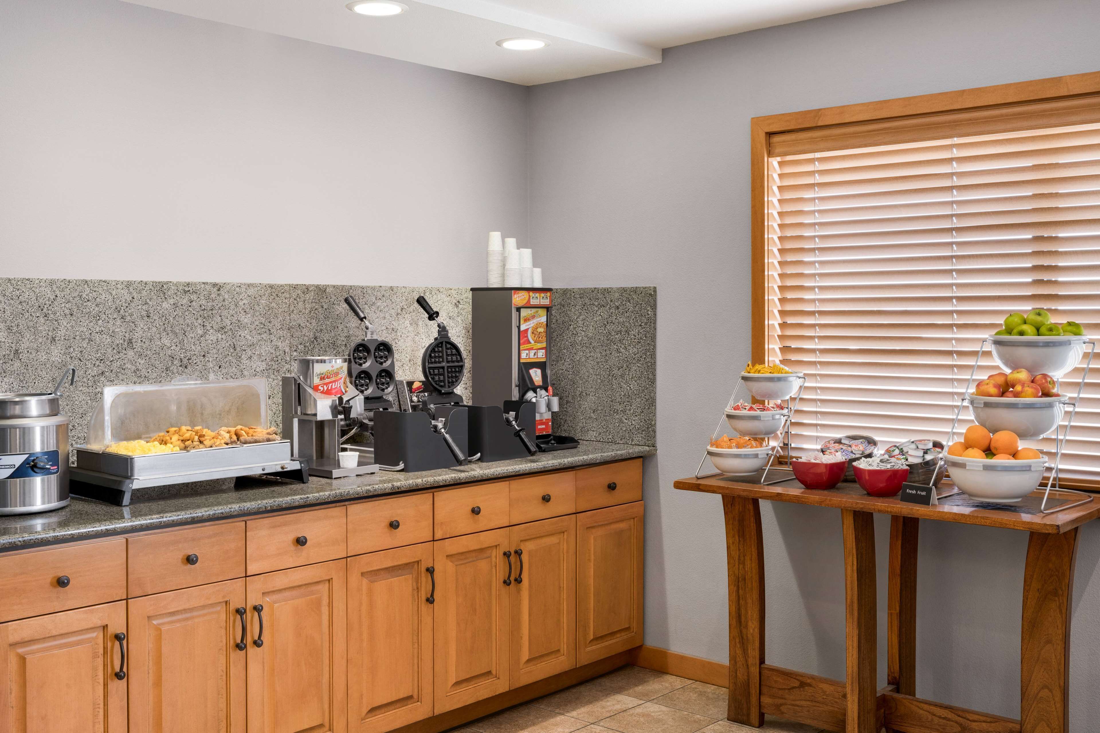 free daily self-service breakfast