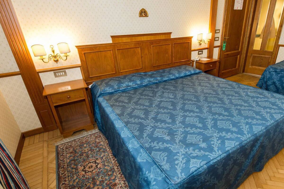 In-room safe, free WiFi, bed sheets