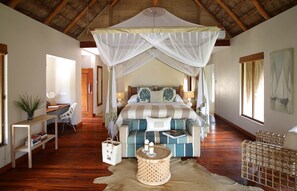 Presidential Villa | Sábanas de algodón egipcio, ropa de cama de alta calidad y minibar 