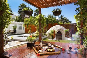 Un sauna, una bañera de hidromasaje, baño turco, tratamientos corporales