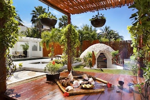 Sauna, hot tub, steam room, body treatments, hydrotherapy, aromatherapy