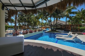 HONEYMOON PRIVATE POOL SWIM UP CASITA SUITE | 1 bedroom, free minibar, in-room safe, desk