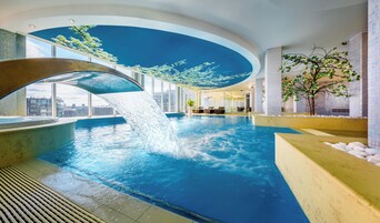 Indoor pool, pool loungers