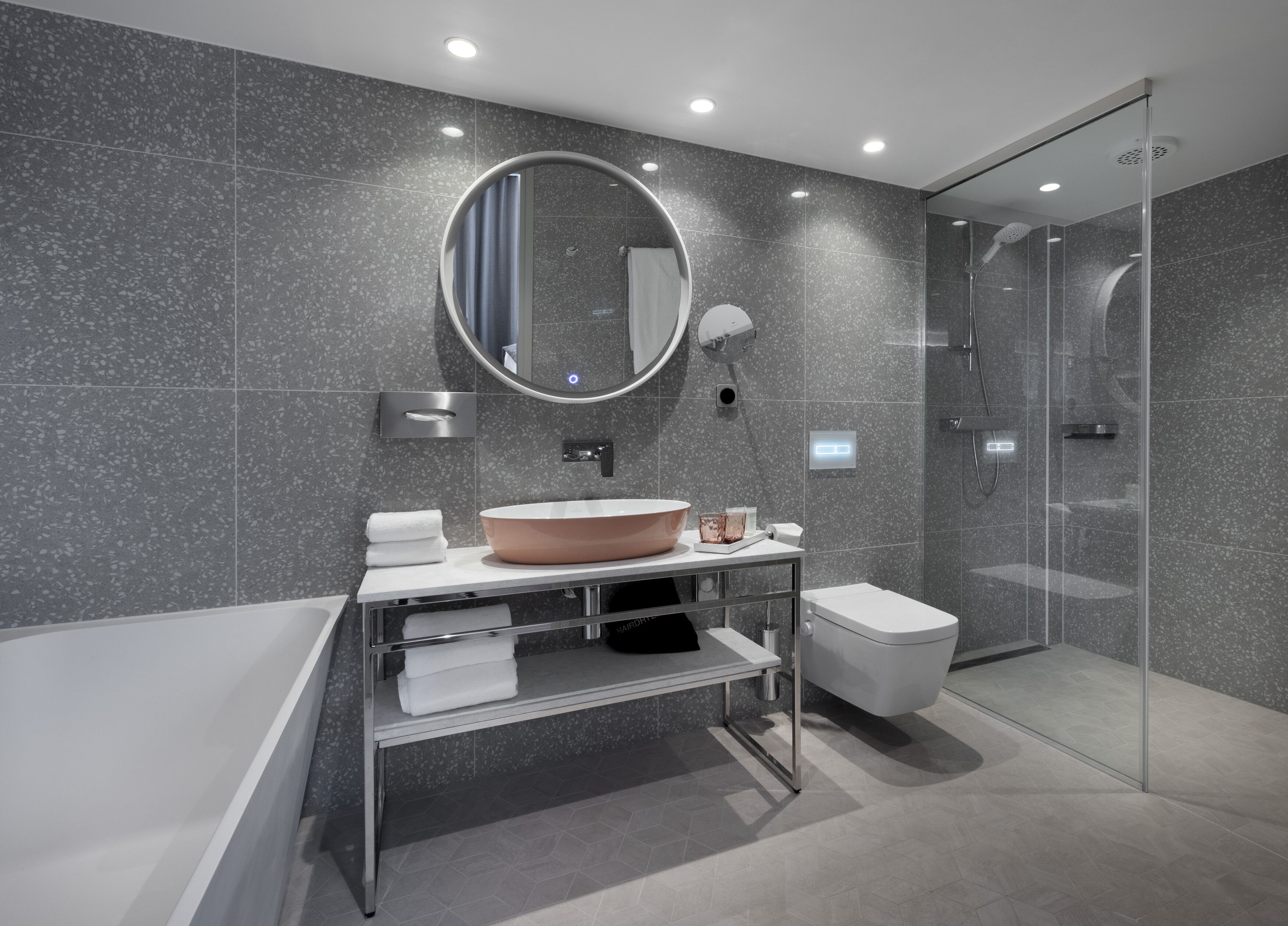 deluxe double room, 1 king bed with sofa bed, kitchenette | bathroom | free toiletries, hair dryer, towels, soap