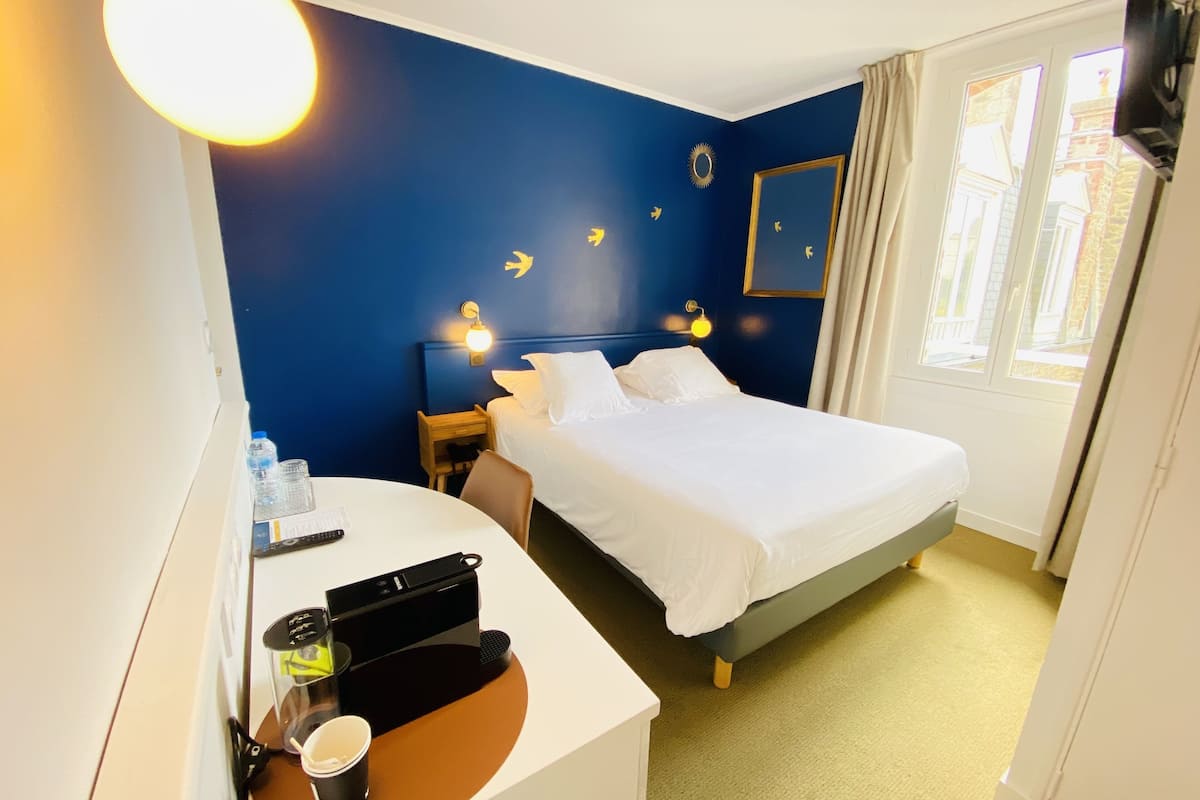 standard triple room | premium bedding, desk, blackout curtains, soundproofing