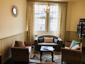 บริเวณนั่งเล่นที่ล็อบบี้