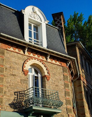 Fachada de la propiedad