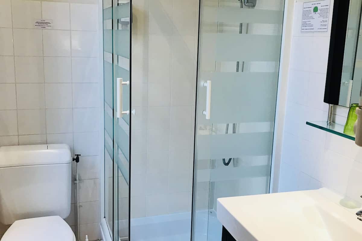 comfort twin room, 2 single beds | bathroom | free toiletries, hair dryer, towels