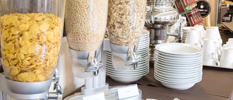Morgenmadsbuffet hver dag (8 EUR pr. person)