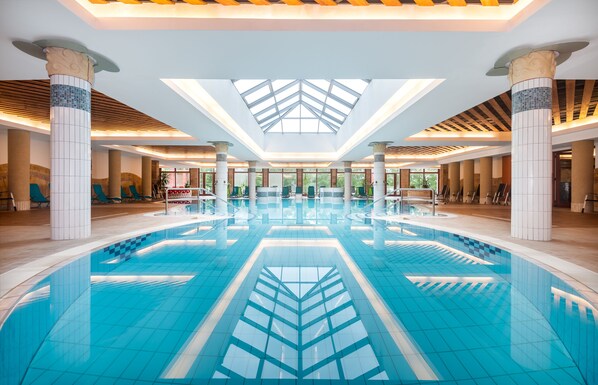 Sauna, hot tub, steam room, body treatments, hydrotherapy