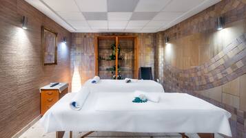 Sauna, hot tub, steam room, body treatments, hydrotherapy