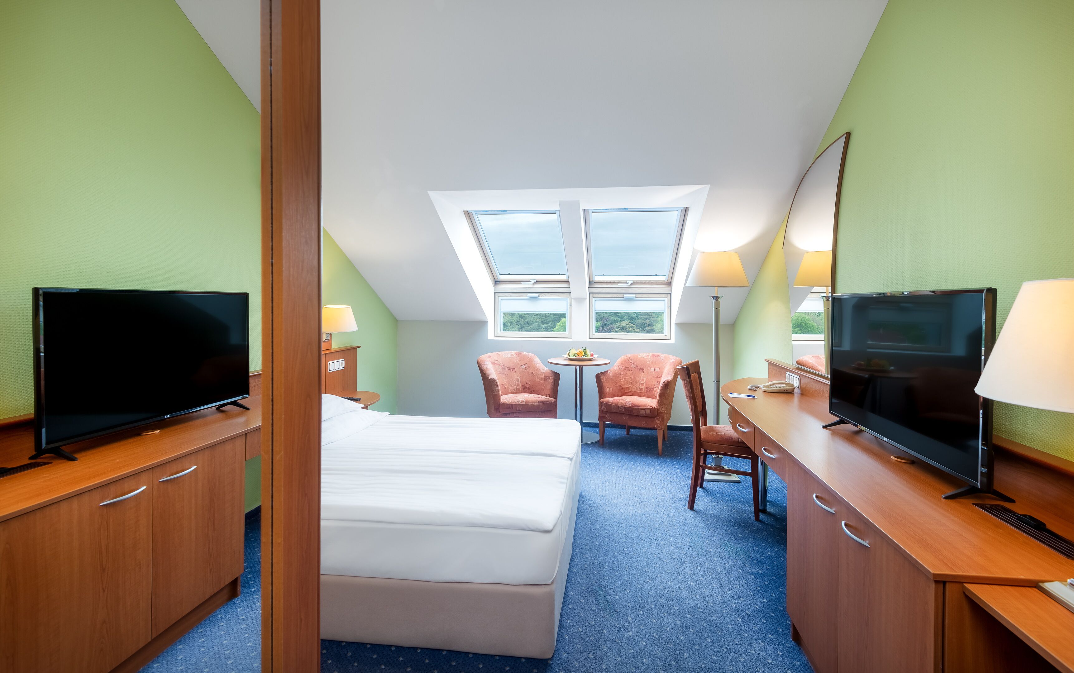 classic double or twin room | minibar, in-room safe, desk, blackout curtains