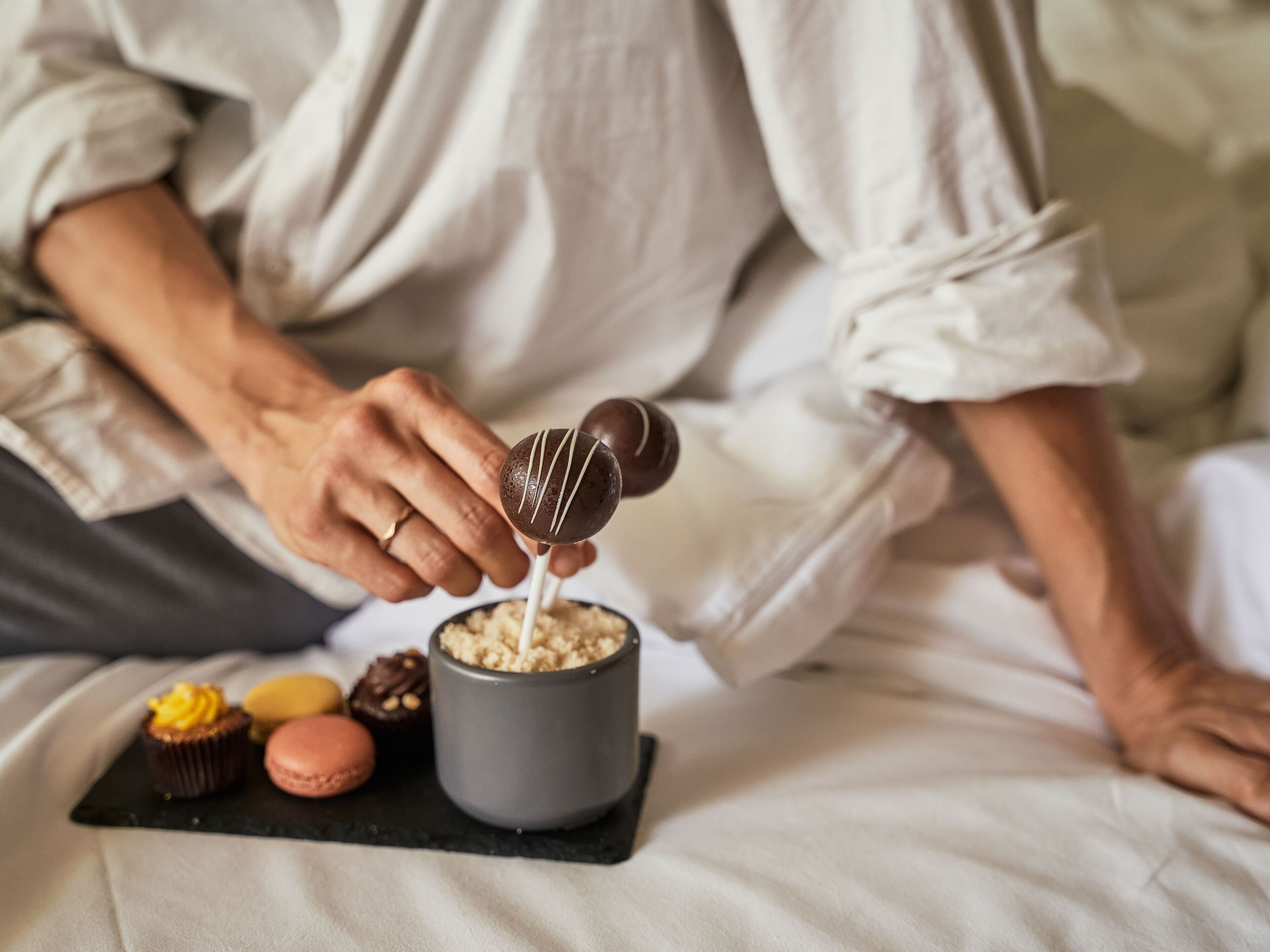 2 restaurants, breakfast, lunch, dinner served; regional cuisine