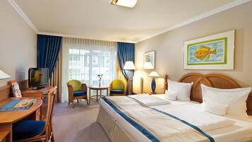 Pillowtop-Betten, kostenlose Minibar, Zimmersafe, Verdunkelungsvorhänge