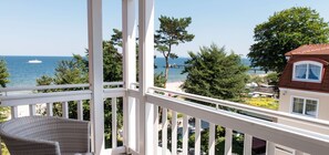 Double Room, Partial Sea View | Pillowtop beds, free minibar, in-room safe, blackout drapes - aja Strandhotel Bansin (Heringsdorf)