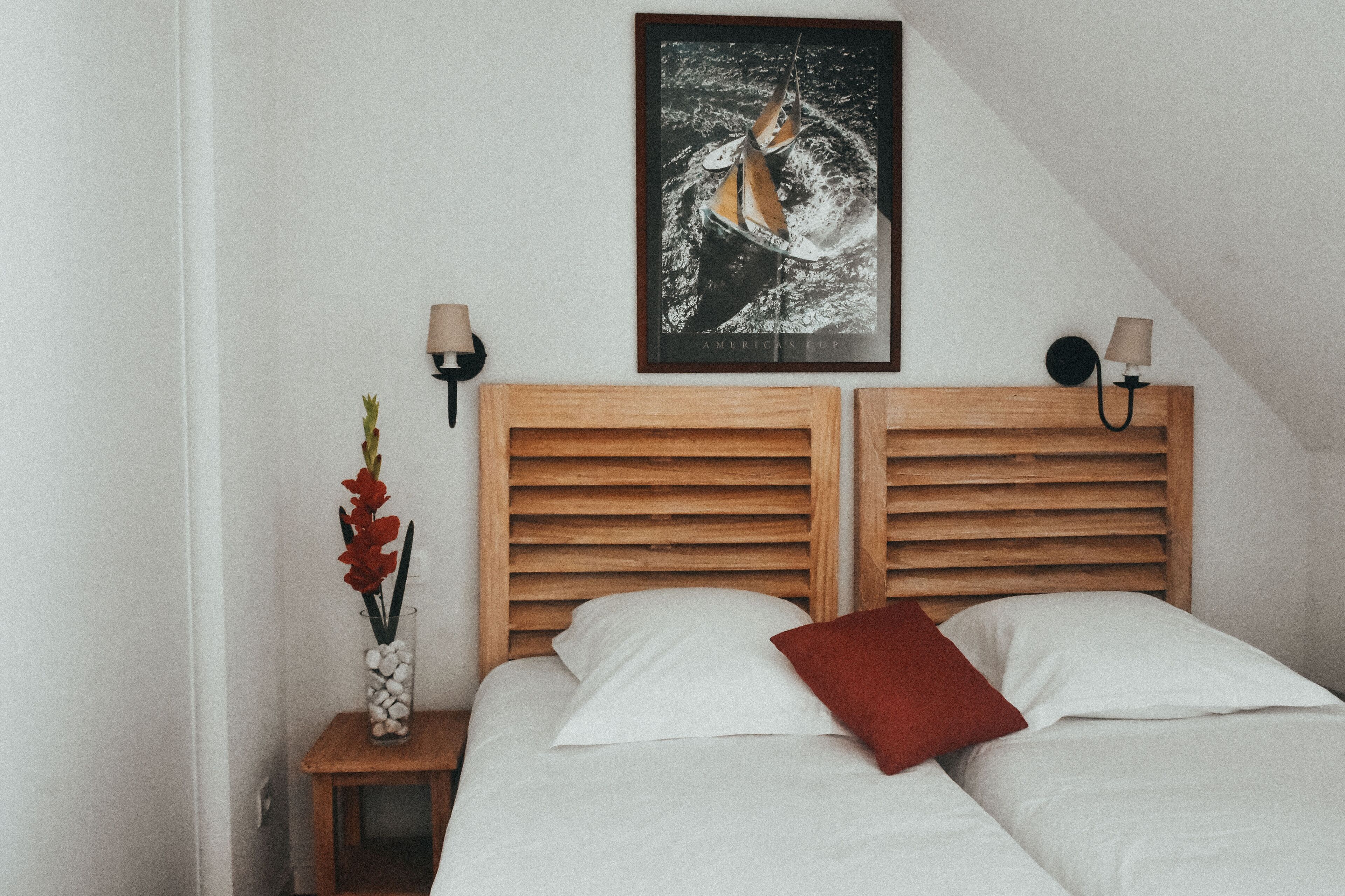 1 chambre, rideaux occultants, chambres insonorisées, draps fournis