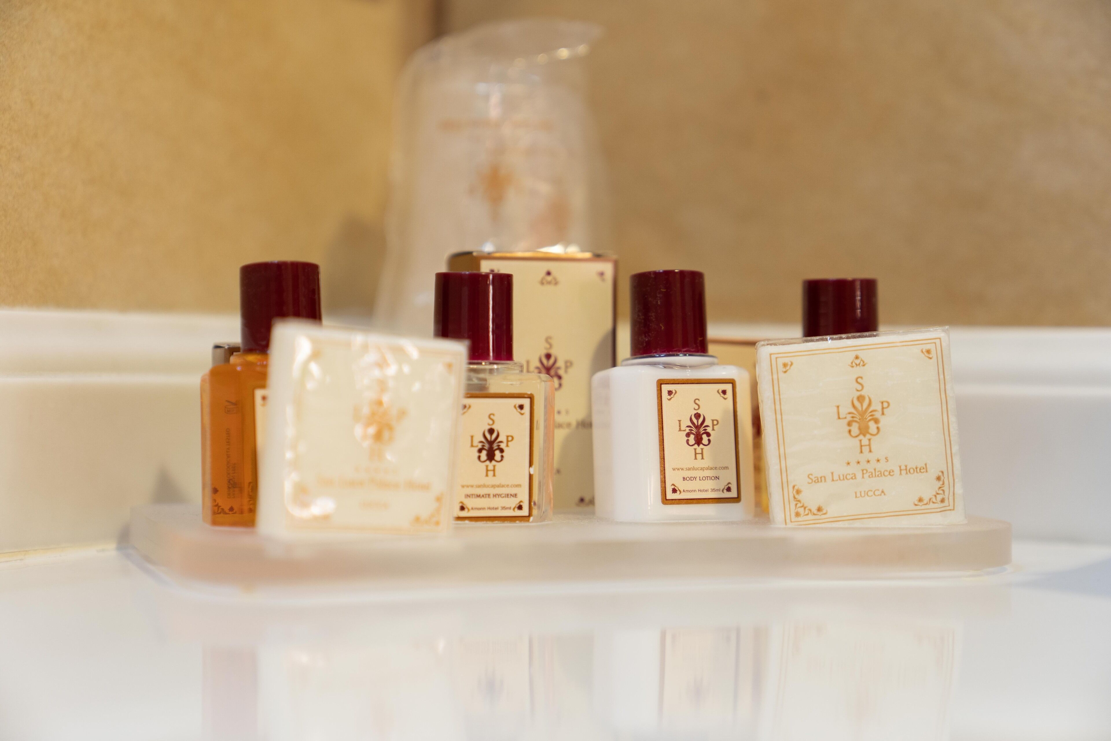 junior suite | bathroom | free toiletries, hair dryer, bathrobes, slippers