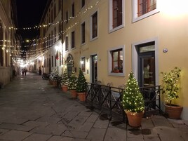 Facciata della struttura - sera/notte