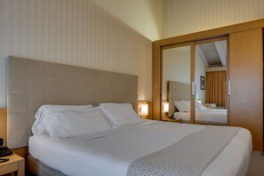 Premium bedding, down comforters, minibar, in-room safe - Hotel Caesius Thermae & Spa Resort (Bardolino)