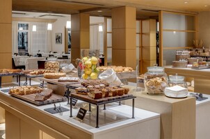 Desayuno continental incluido todos los días 