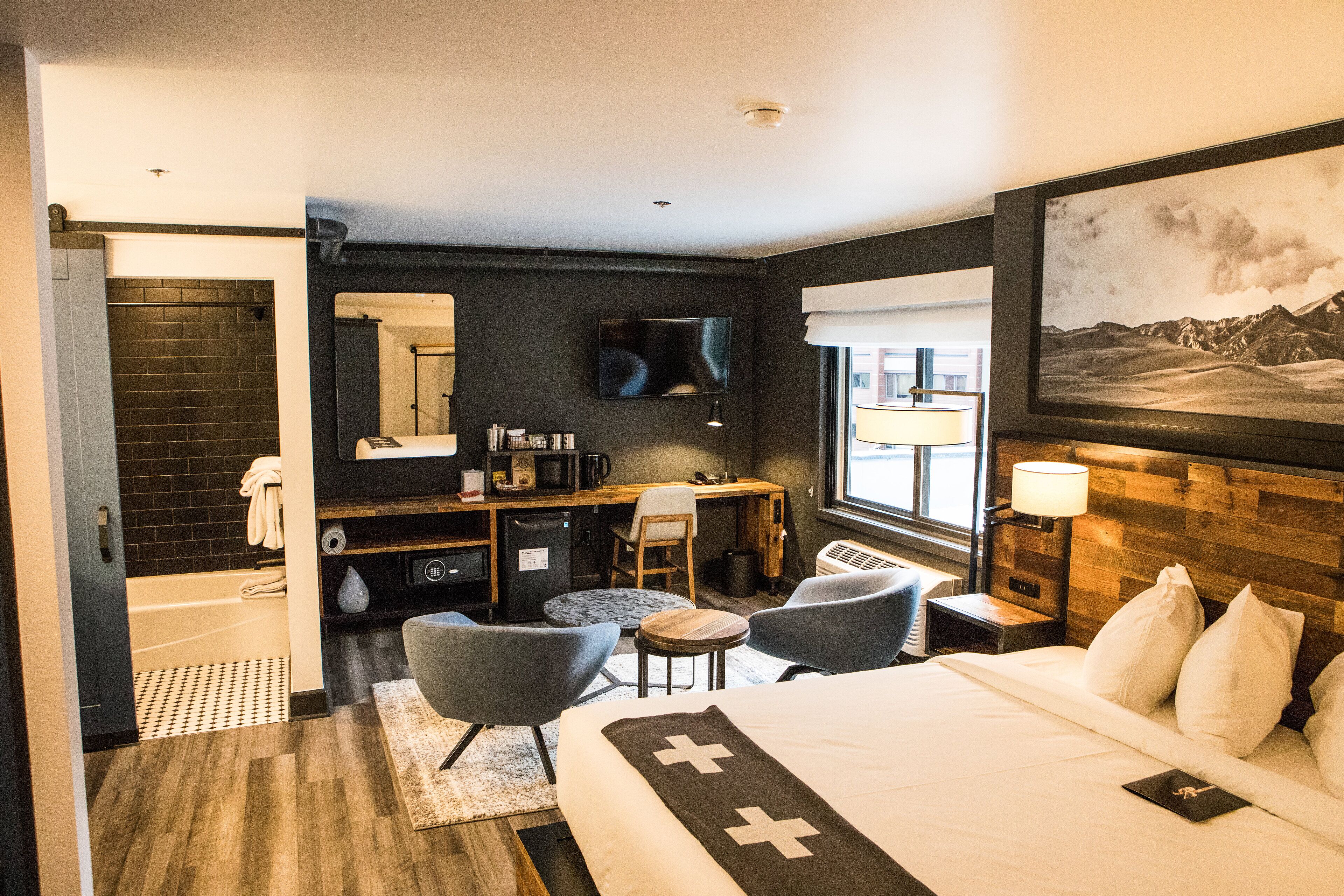 suite, multiple beds (trekker) | in-room safe, individually decorated, individually furnished